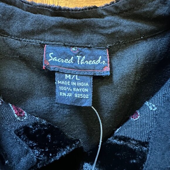 Sacred Threads Black Velvet Embroidered Floral Button-Up Jacket & Skirt M/L - Picture 6 of 13